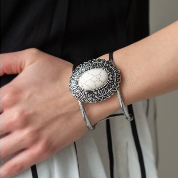 paparazzi Accessories - Extra EMPRESS-ive White Bracelet